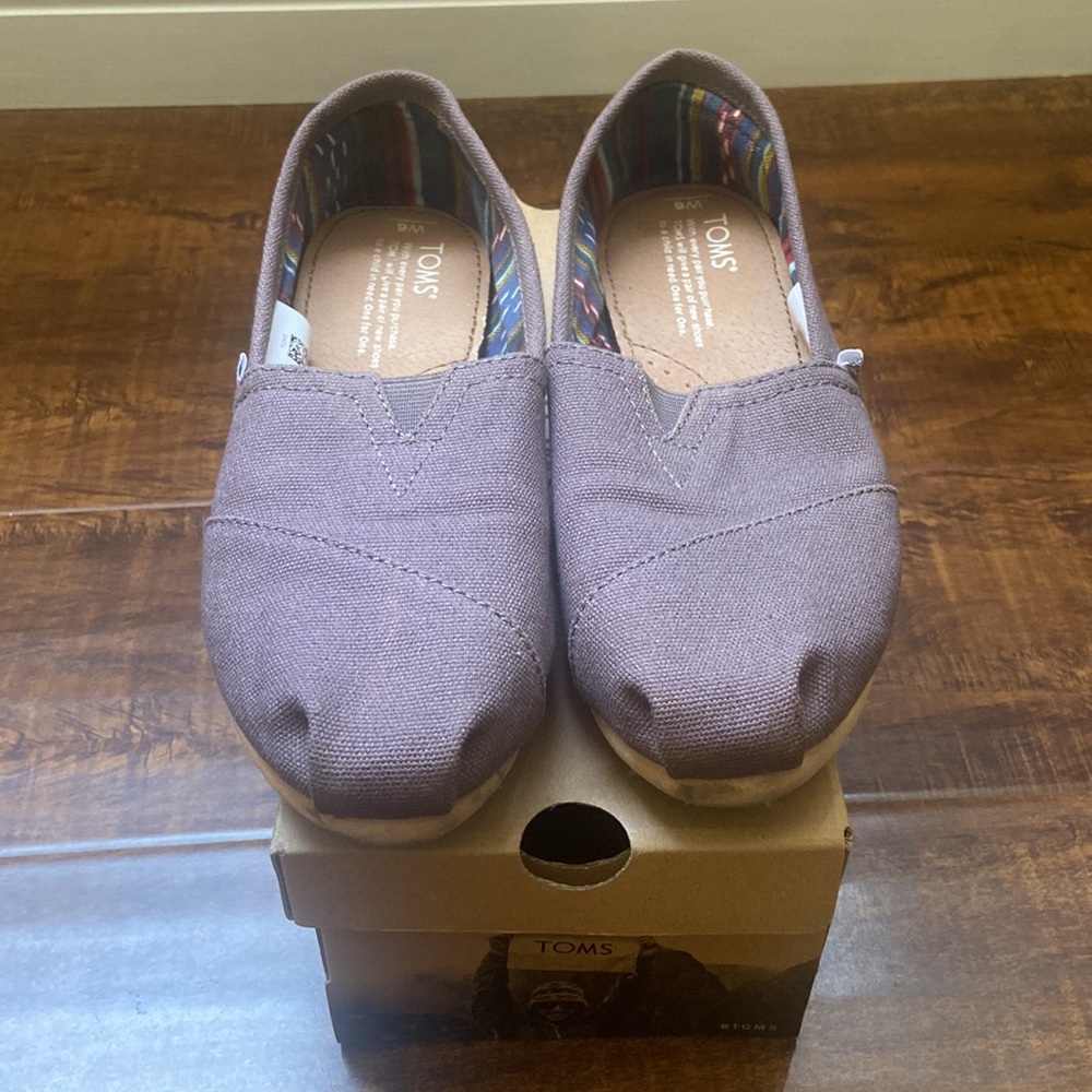 Toms - Picture 4 of 4